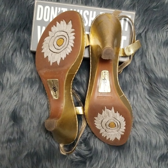 Sandals - Picture 5 of 6